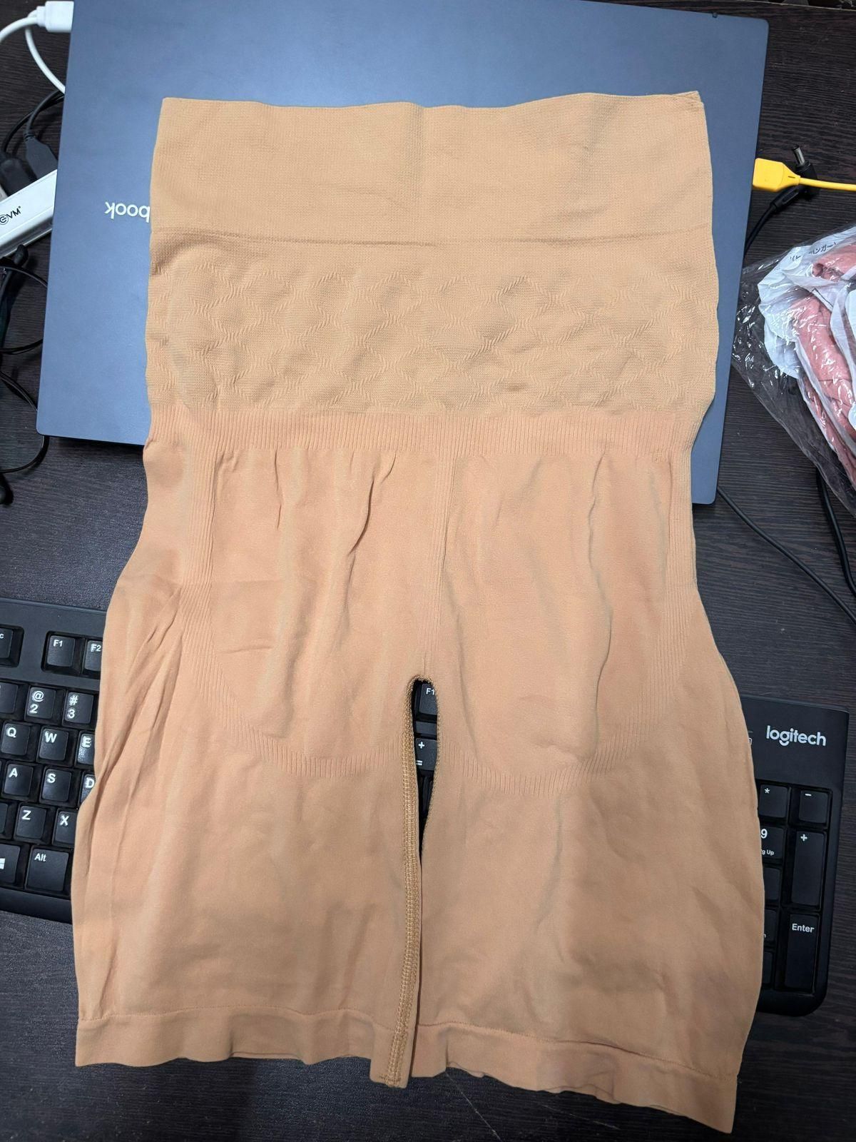 Premium 4-in-1 Seamless Tummy Tucker